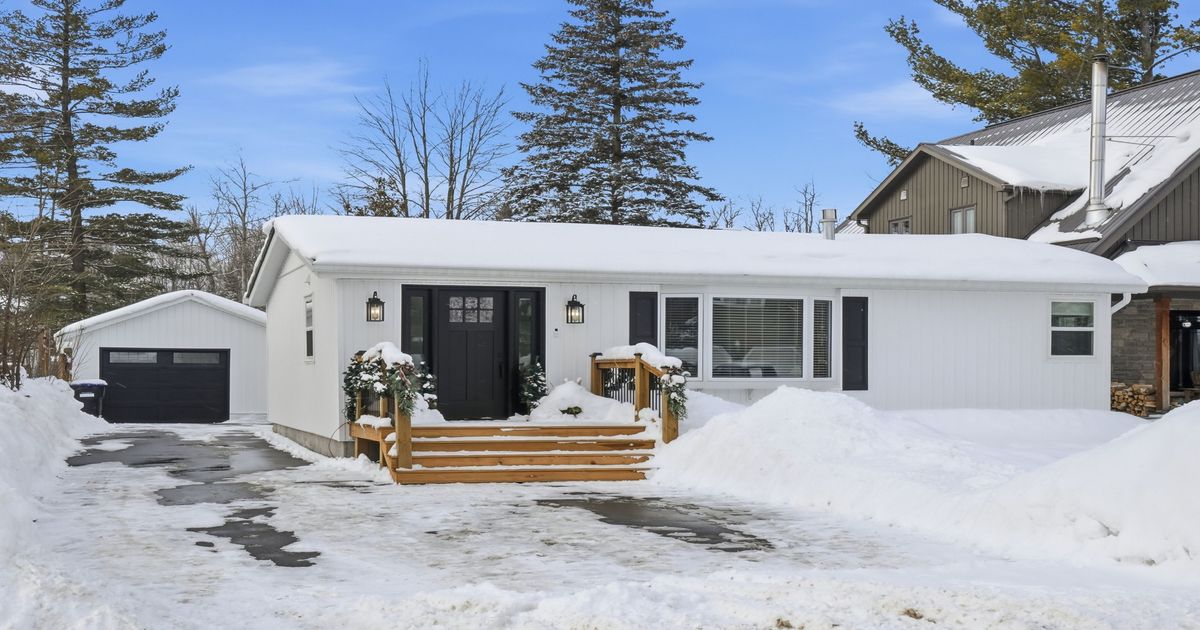 920 Barry Avenue Innisfil