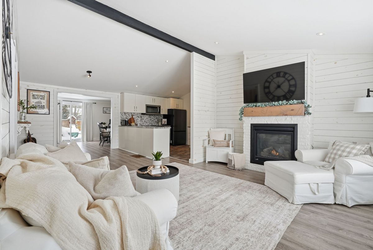 920 Barry Avenue 920 Barry Avenue Innisfil