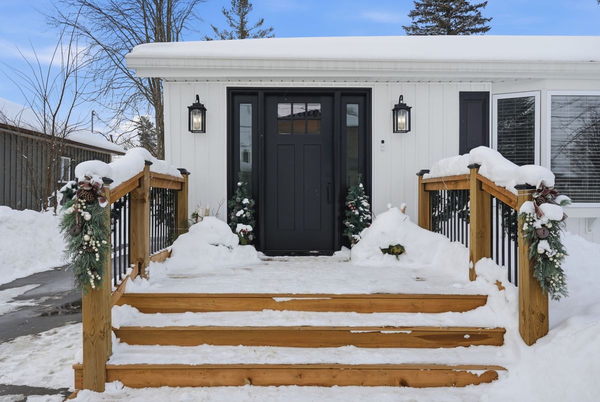 920 Barry Avenue 920 Barry Avenue Innisfil