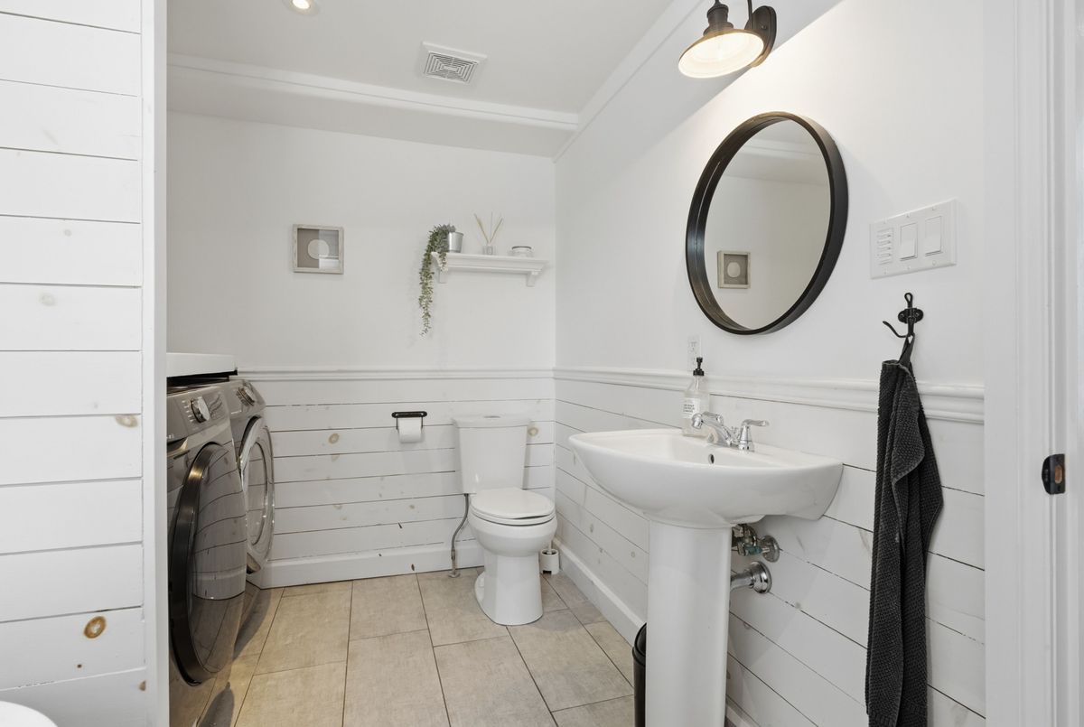 920 Barry Avenue 920 Barry Avenue Innisfil