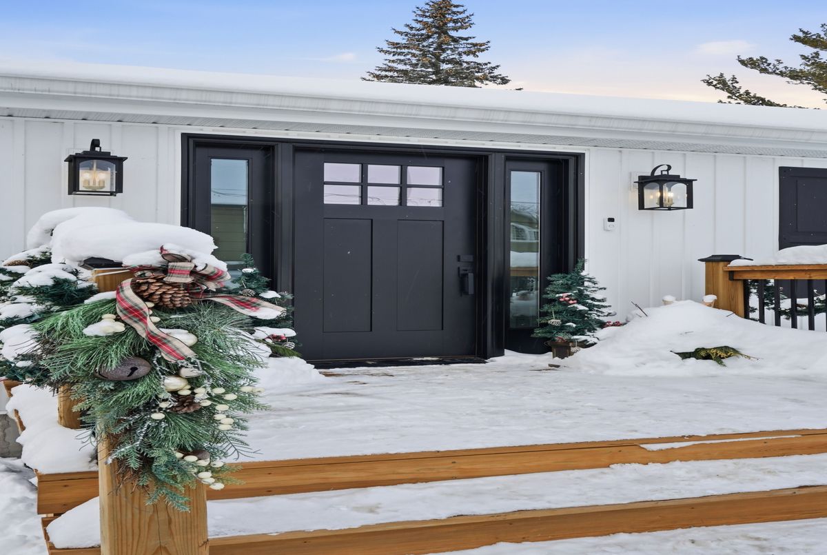 920 Barry Avenue 920 Barry Avenue Innisfil