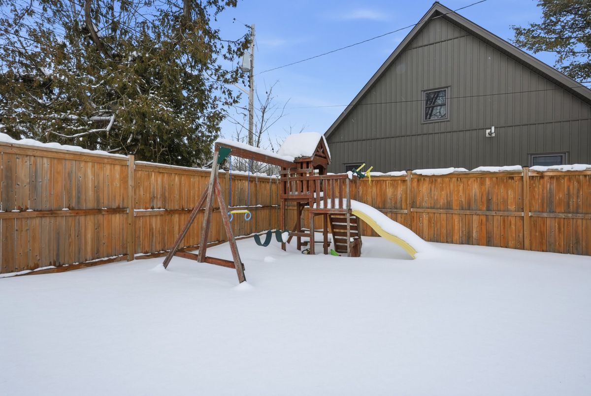 920 Barry Avenue 920 Barry Avenue Innisfil