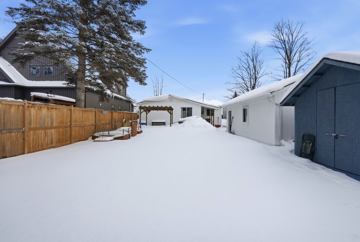 920 Barry Avenue 920 Barry Avenue Innisfil
