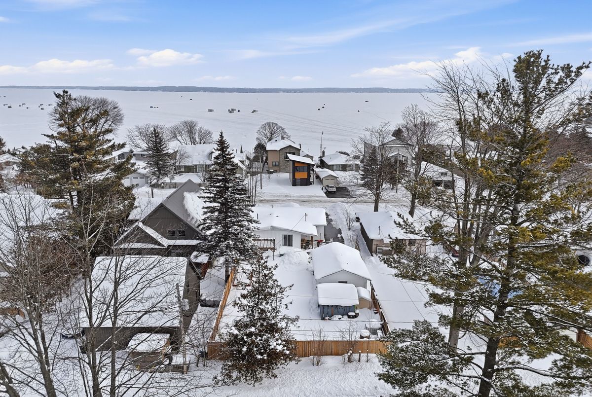 920 Barry Avenue 920 Barry Avenue Innisfil