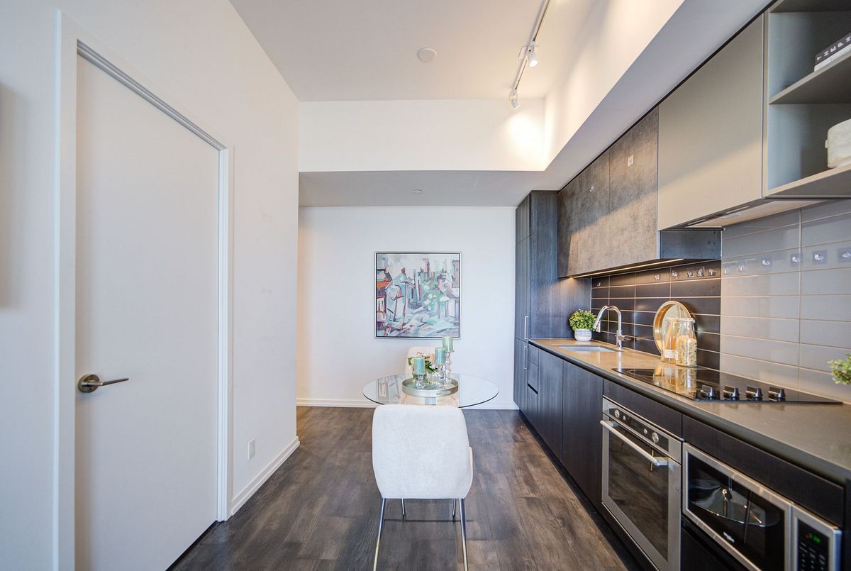 1712-1000 Portage Parkway 1712-1000 Portage Parkway Vaughan