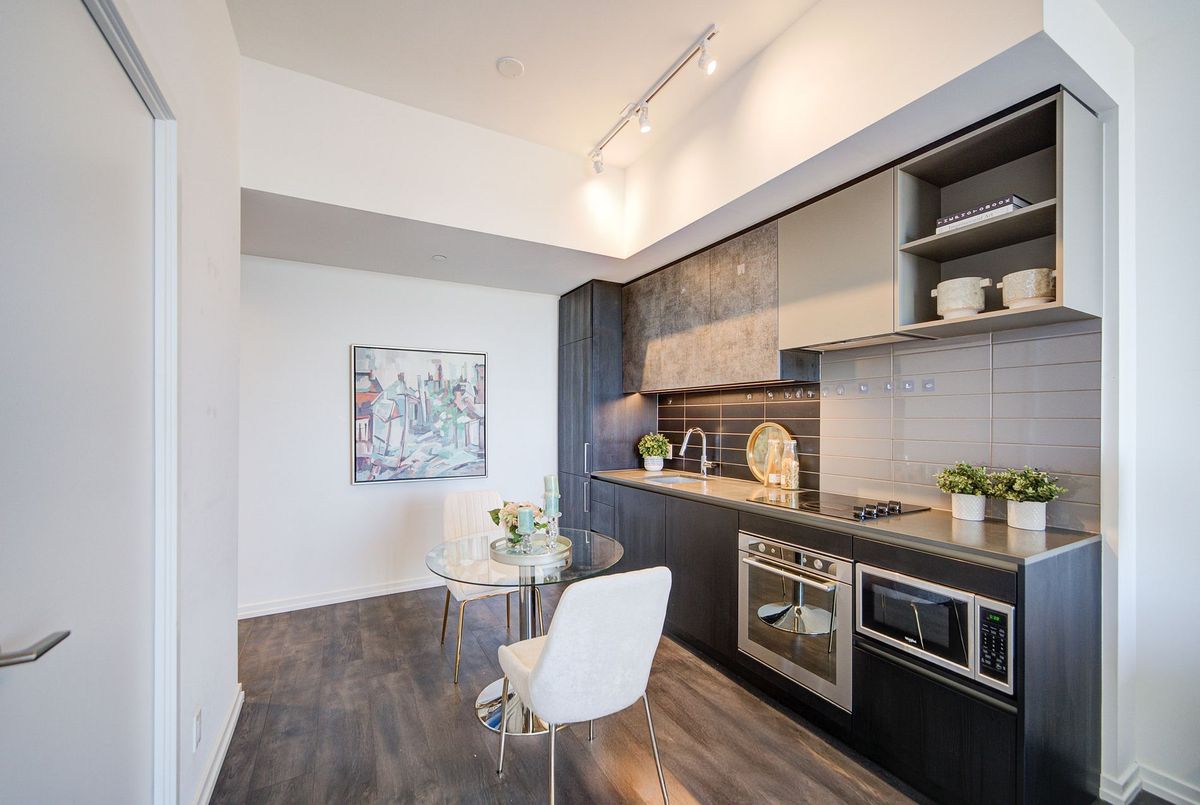 1712-1000 Portage Parkway 1712-1000 Portage Parkway Vaughan