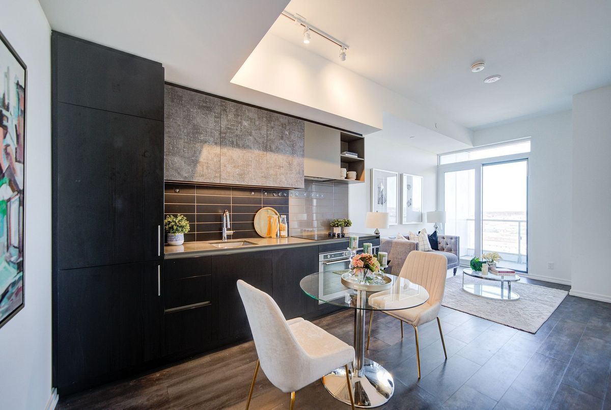 1712-1000 Portage Parkway 1712-1000 Portage Parkway Vaughan