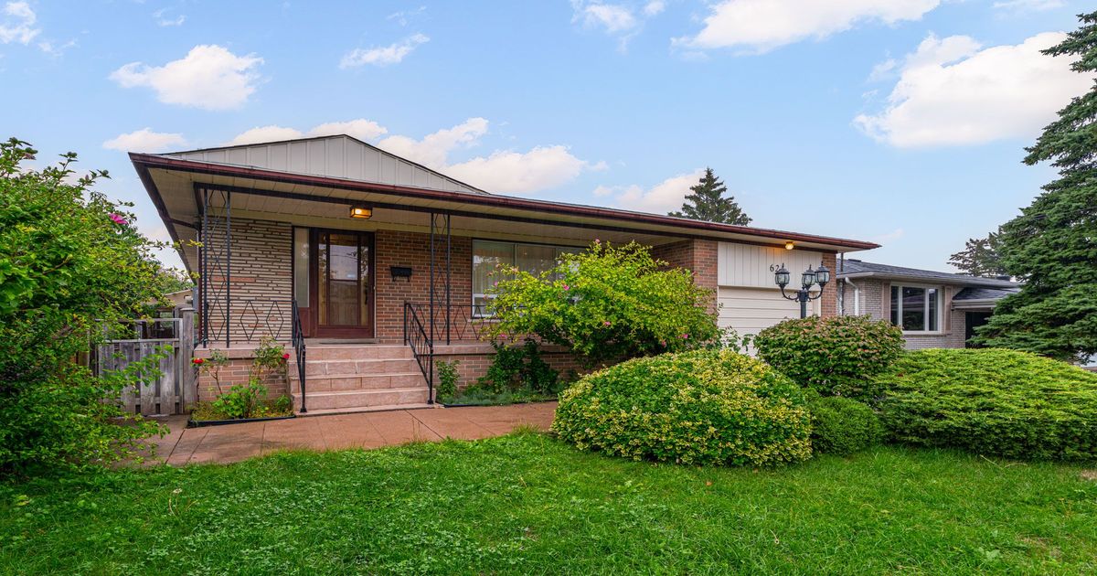 Lower B-62 clark Avenue Markham