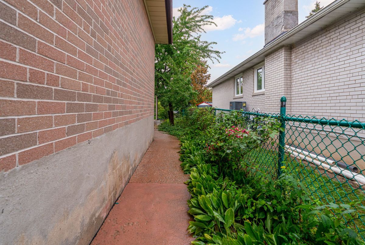 Lower B-62 clark Avenue Lower B-62 clark Avenue Markham