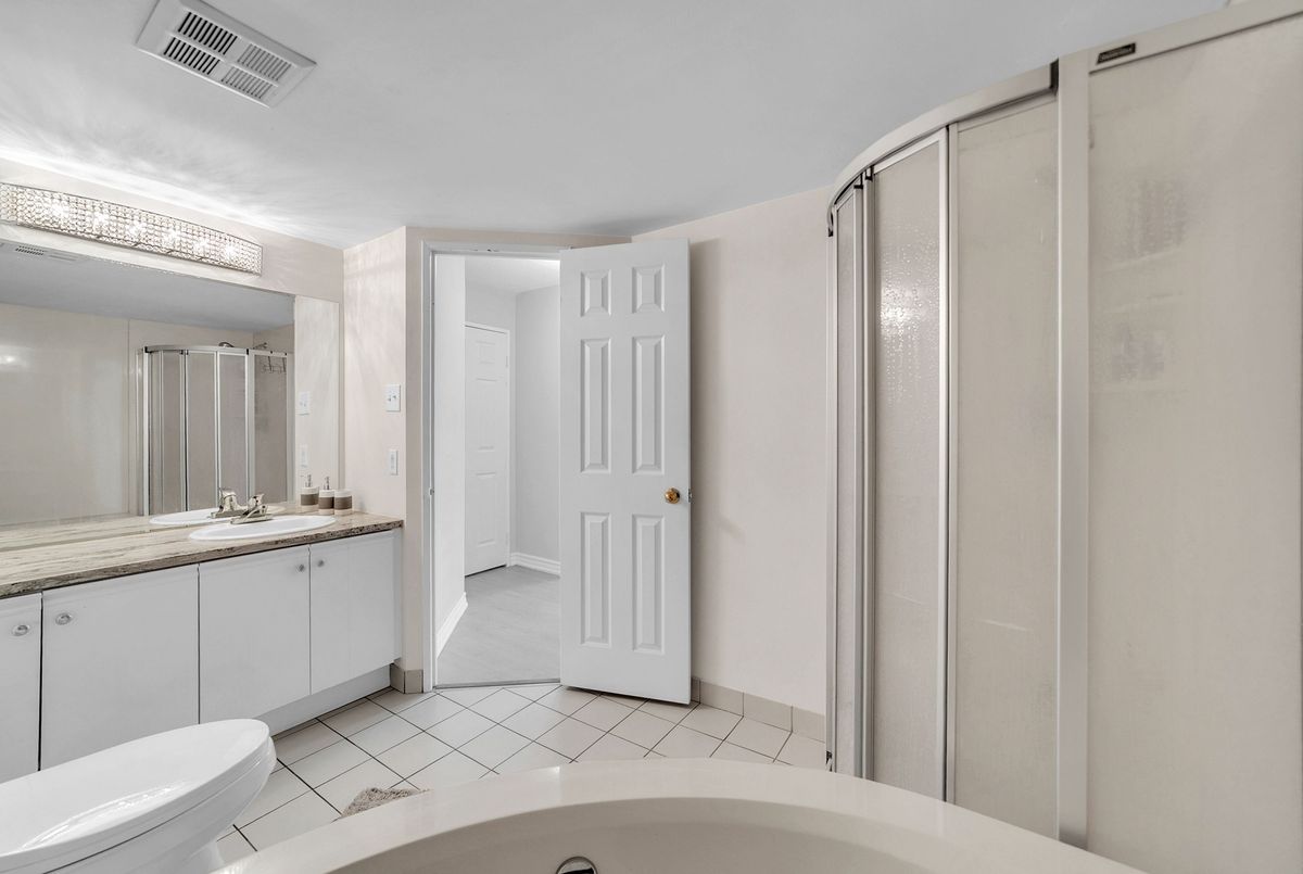 806-30 Harding Boulevard W 806-30 Harding Boulevard W Richmond Hill
