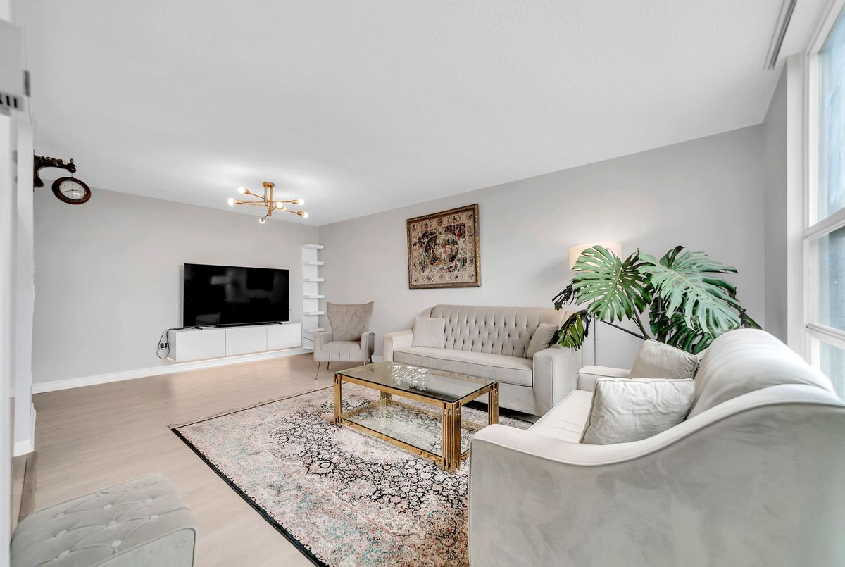 806-30 Harding Boulevard W 806-30 Harding Boulevard W Richmond Hill