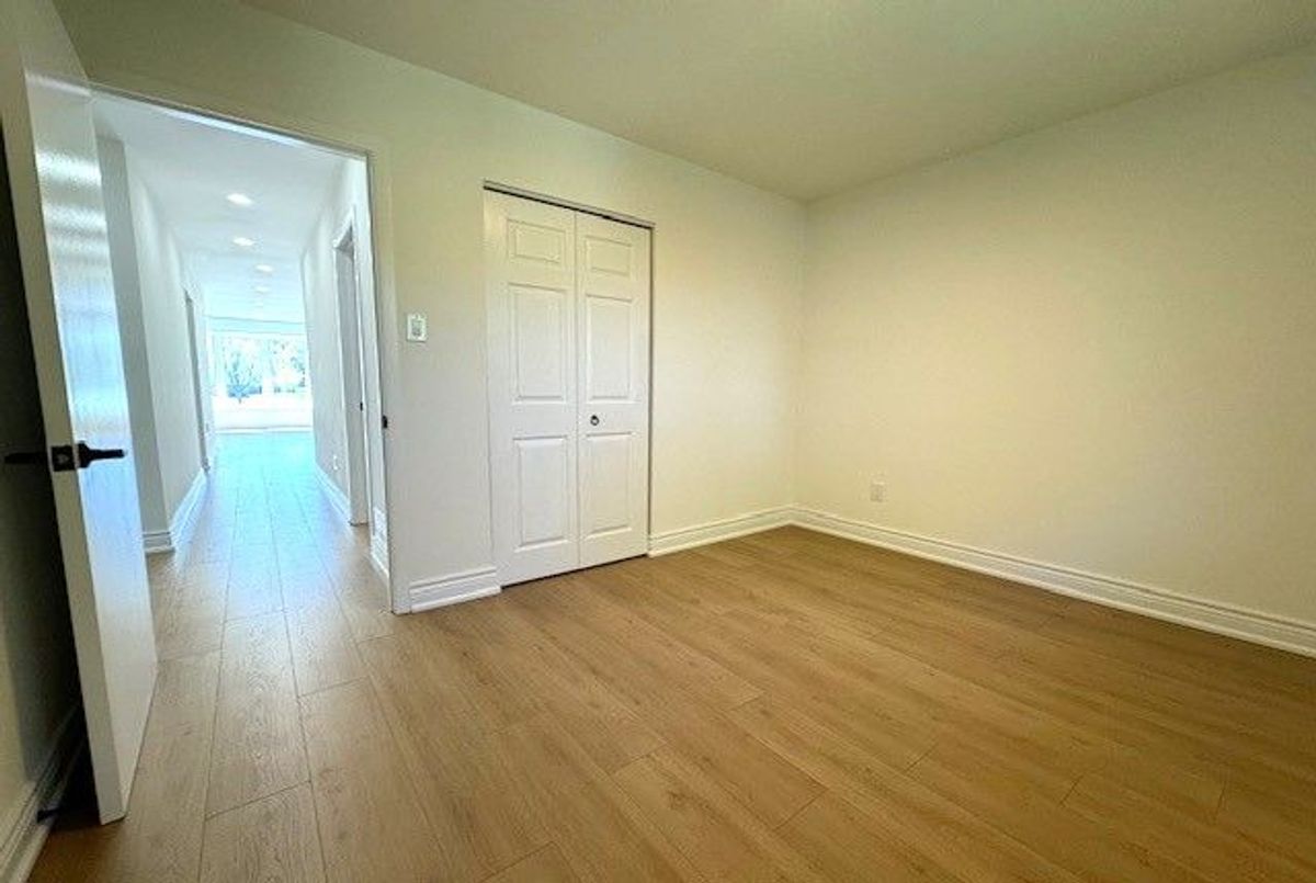 Main Floor-8 Devins Drive Main Floor-8 Devins Drive Aurora