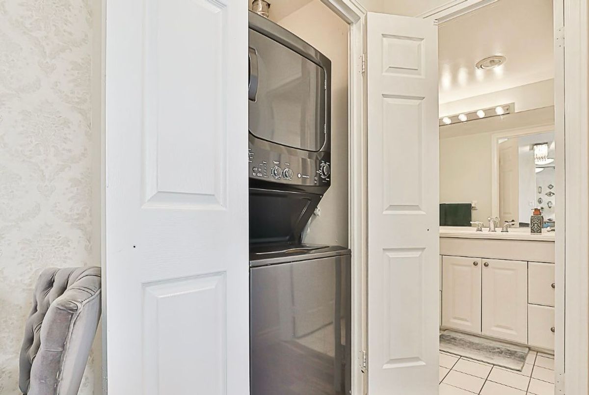 1112-270 Davis Drive 1112-270 Davis Drive Newmarket