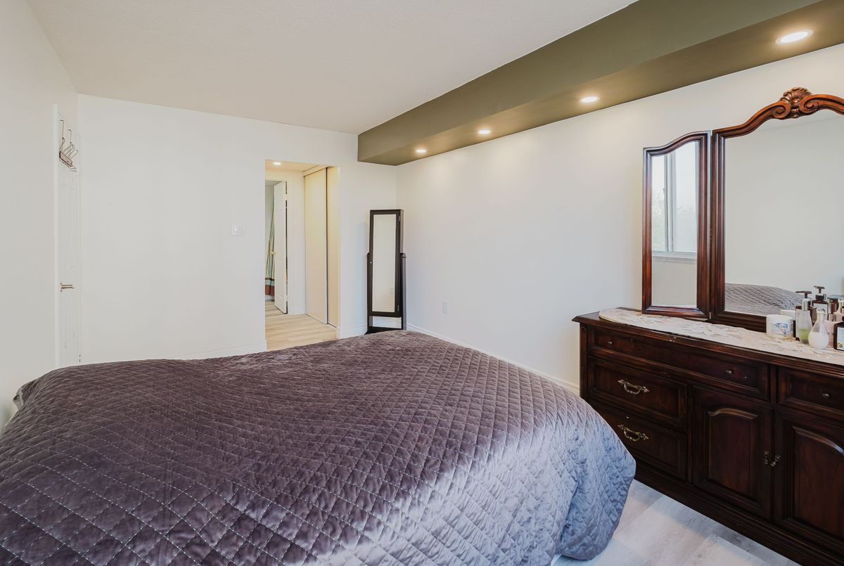209-270 Davis Drive 209-270 Davis Drive Newmarket