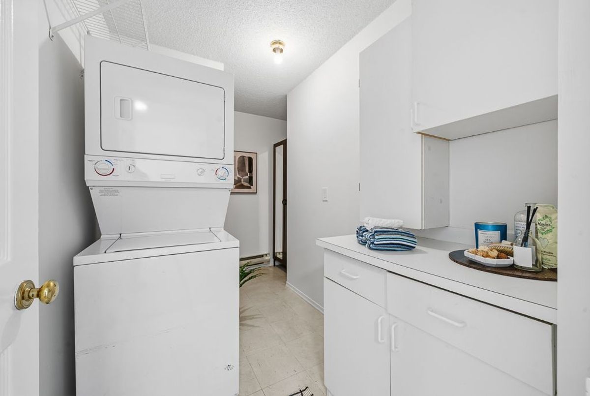 904-40 Harding Boulevard W 904-40 Harding Boulevard W Richmond Hill