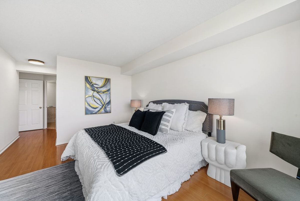 904-40 Harding Boulevard W 904-40 Harding Boulevard W Richmond Hill