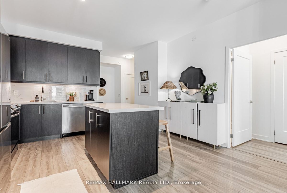404-105 Oneida Crescent 404-105 Oneida Crescent Richmond Hill