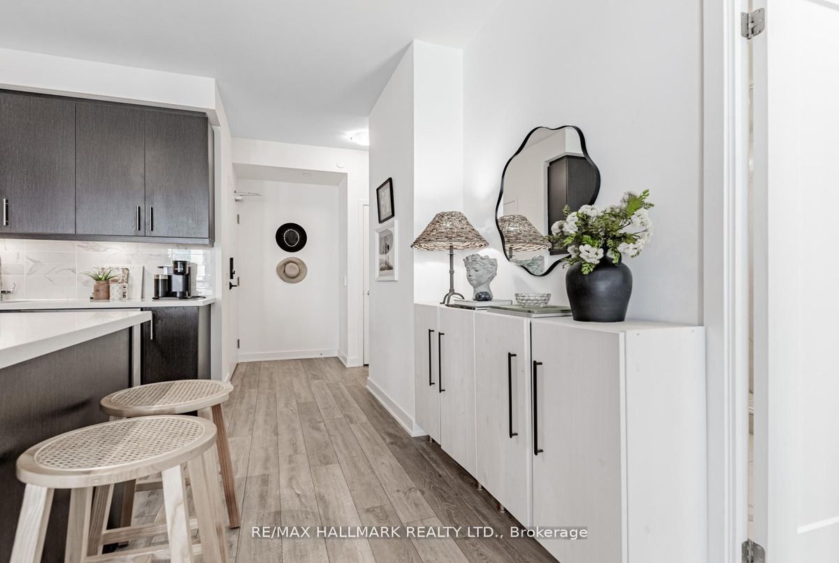 404-105 Oneida Crescent 404-105 Oneida Crescent Richmond Hill