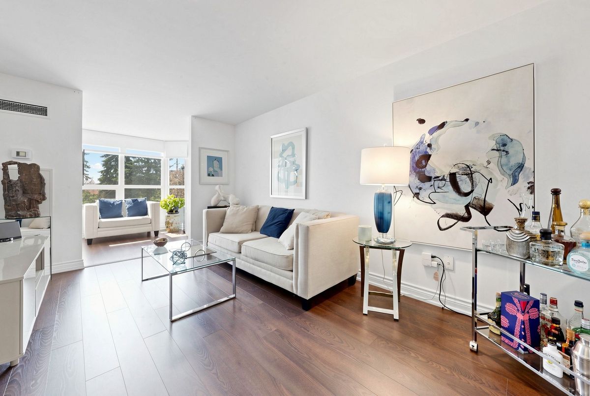 210-7601 Bathurst Street 210-7601 Bathurst Street Vaughan