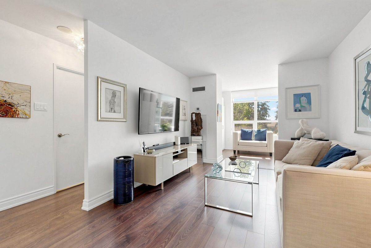 210-7601 Bathurst Street 210-7601 Bathurst Street Vaughan