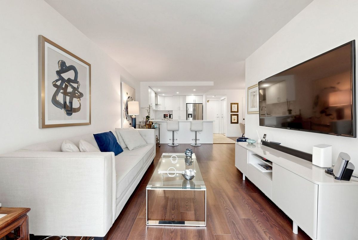 210-7601 Bathurst Street 210-7601 Bathurst Street Vaughan