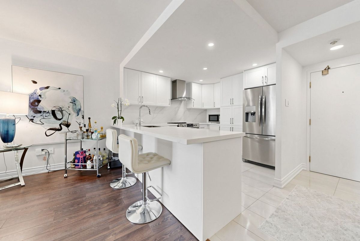 210-7601 Bathurst Street 210-7601 Bathurst Street Vaughan