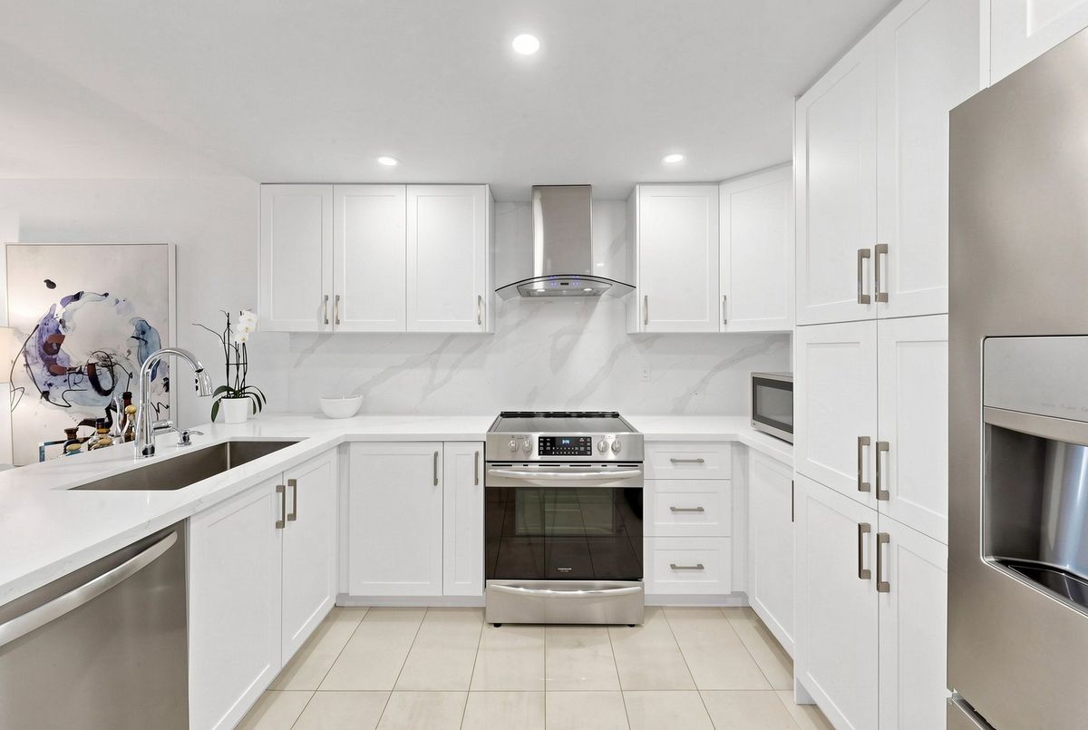 210-7601 Bathurst Street 210-7601 Bathurst Street Vaughan