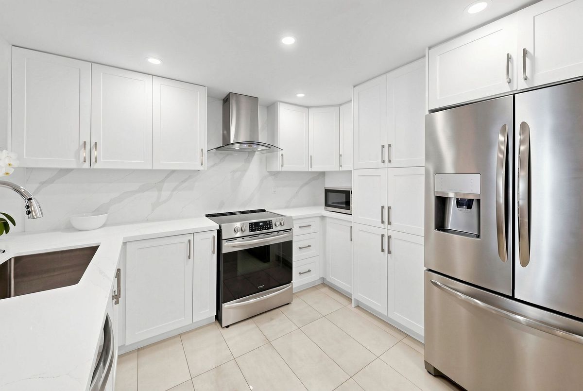210-7601 Bathurst Street 210-7601 Bathurst Street Vaughan