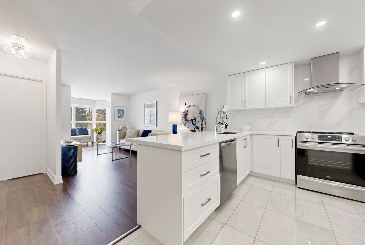 210-7601 Bathurst Street 210-7601 Bathurst Street Vaughan