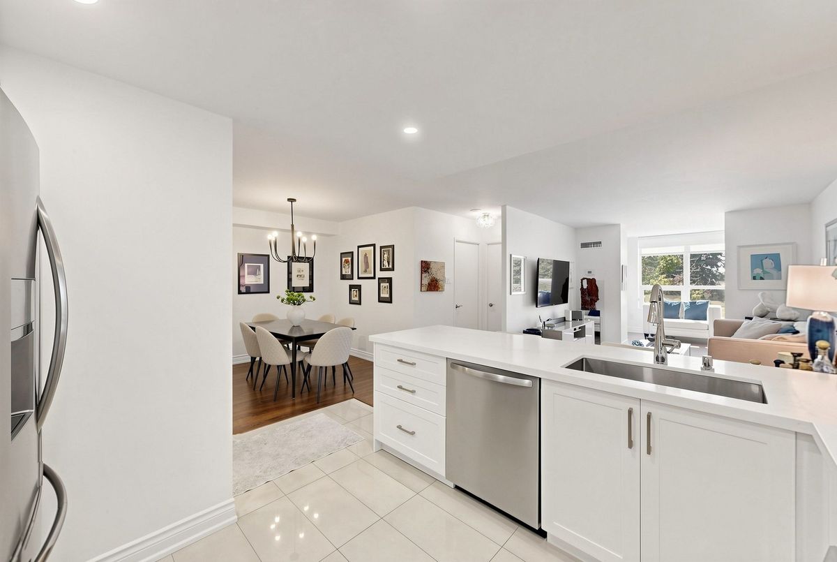 210-7601 Bathurst Street 210-7601 Bathurst Street Vaughan