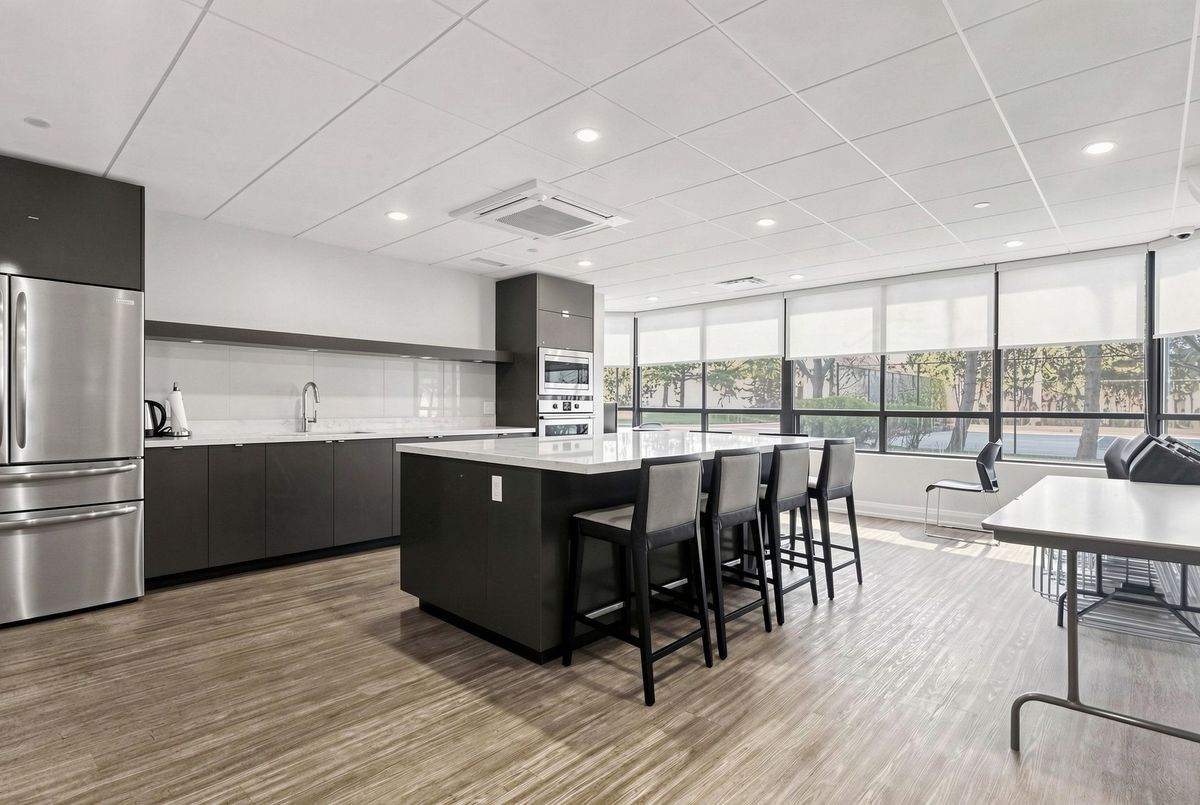 210-7601 Bathurst Street 210-7601 Bathurst Street Vaughan