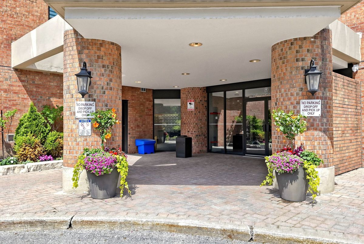 210-7601 Bathurst Street 210-7601 Bathurst Street Vaughan