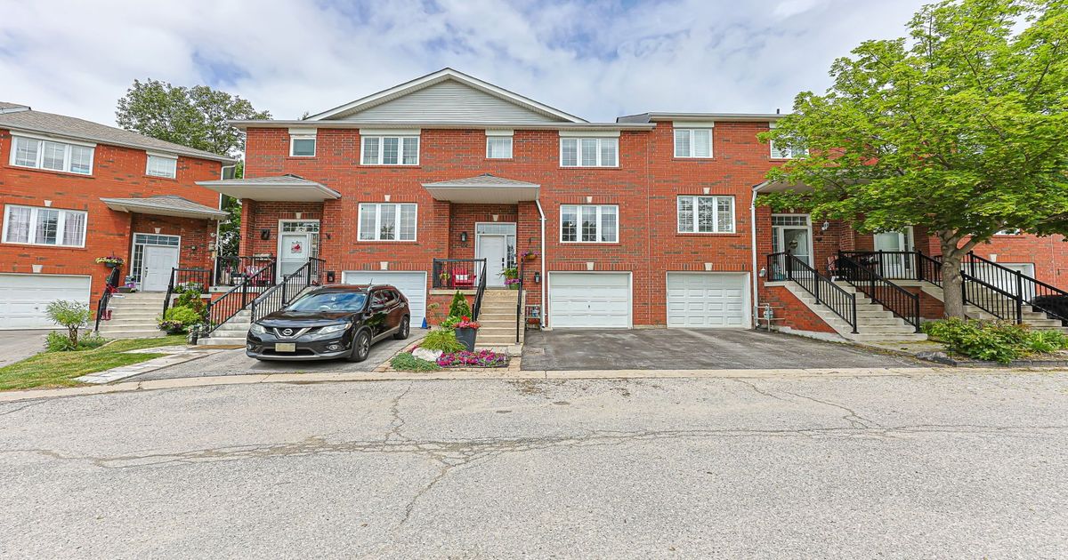 22 Village Green Lane Bradford West Gwillimbury