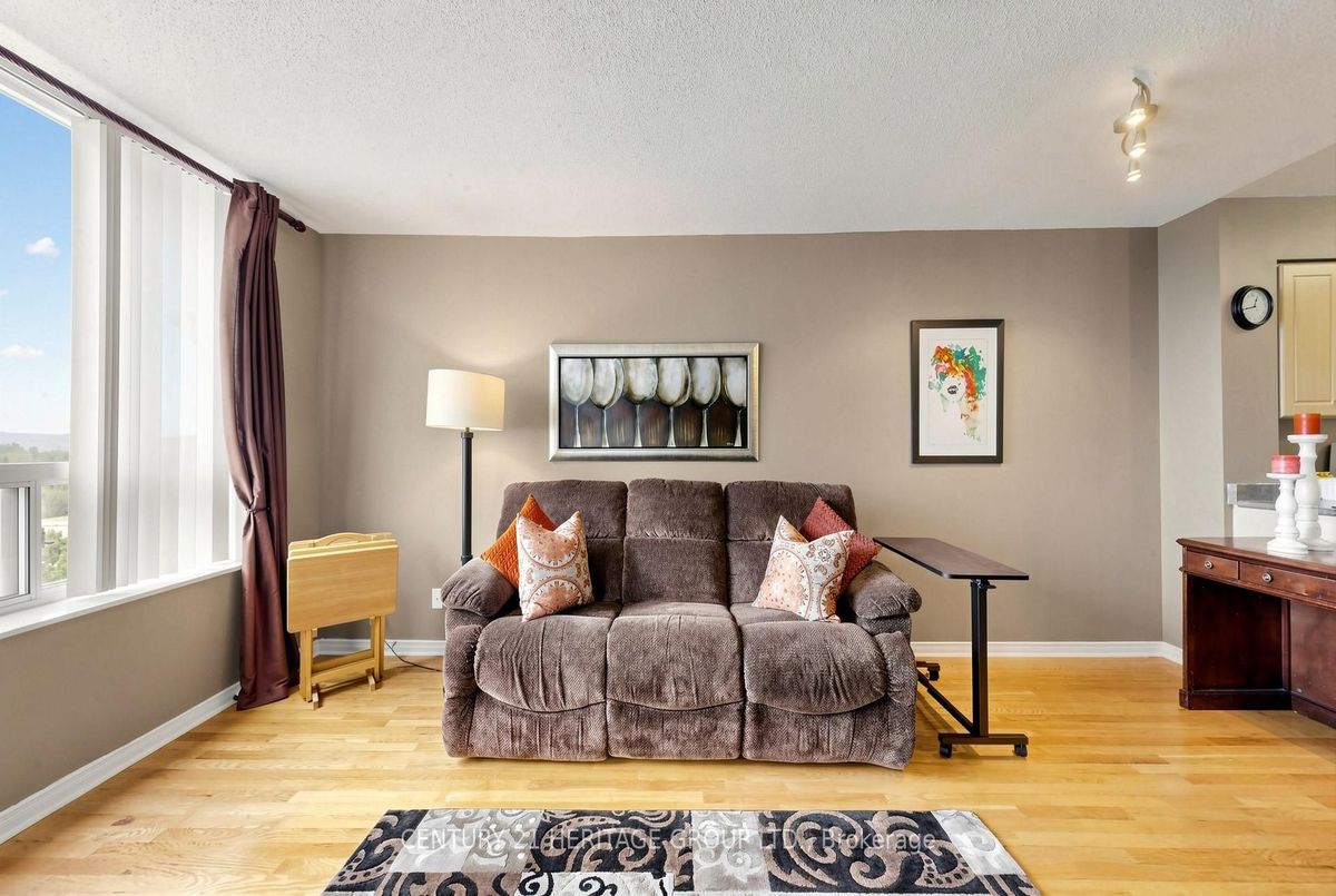 707-9 Northern Heights Drive 707-9 Northern Heights Drive Richmond Hill