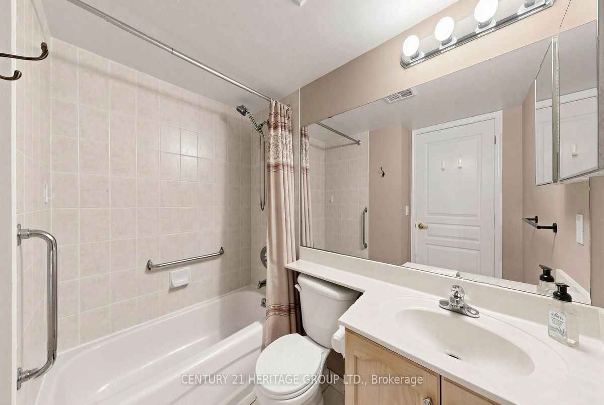 707-9 Northern Heights Drive 707-9 Northern Heights Drive Richmond Hill