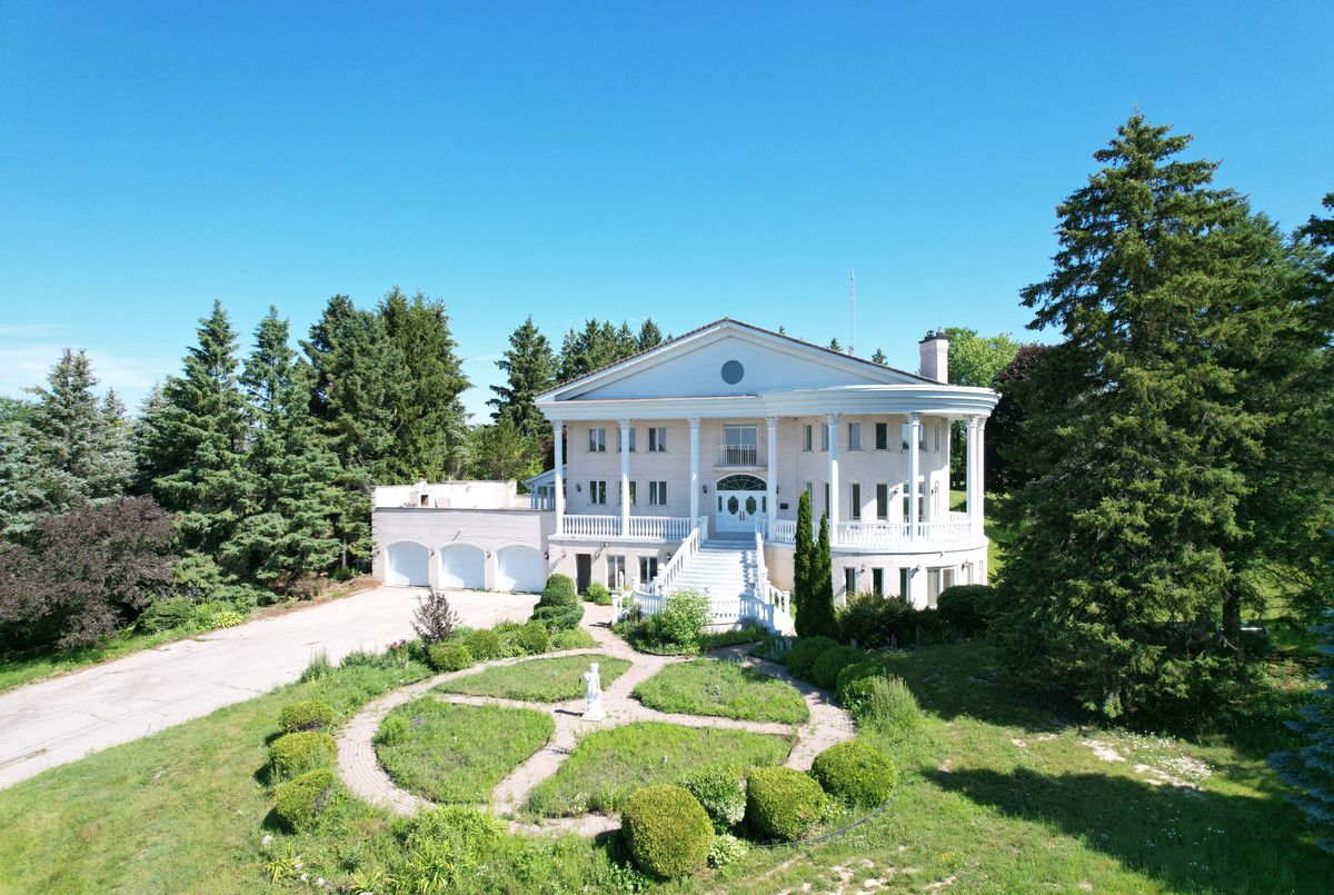 52 Nobleton Lakes Drive 52 Nobleton Lakes Drive King