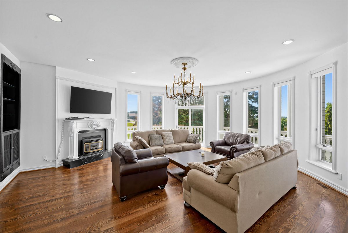 52 Nobleton Lakes Drive 52 Nobleton Lakes Drive King