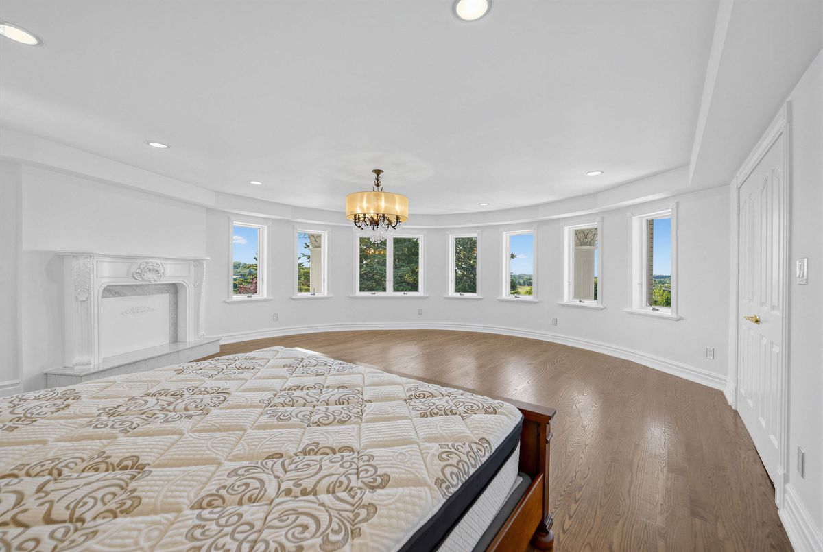 52 Nobleton Lakes Drive 52 Nobleton Lakes Drive King