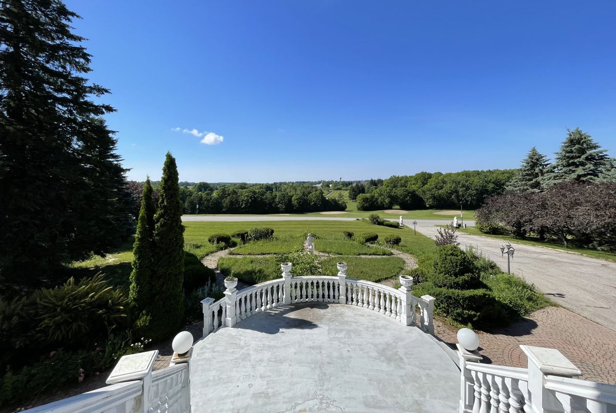 52 Nobleton Lakes Drive 52 Nobleton Lakes Drive King