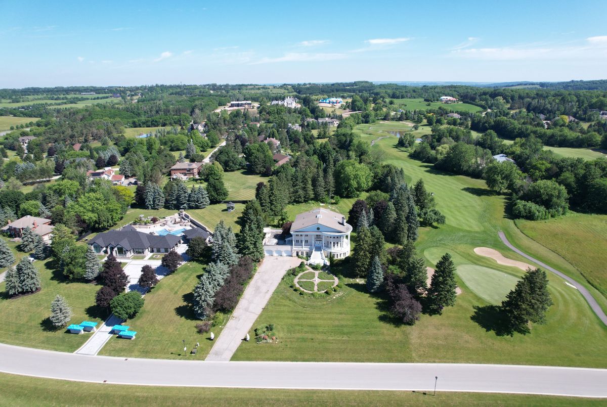 52 Nobleton Lakes Drive 52 Nobleton Lakes Drive King