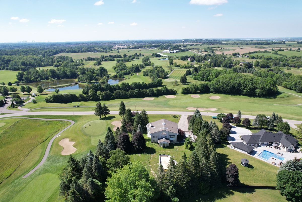 52 Nobleton Lakes Drive 52 Nobleton Lakes Drive King
