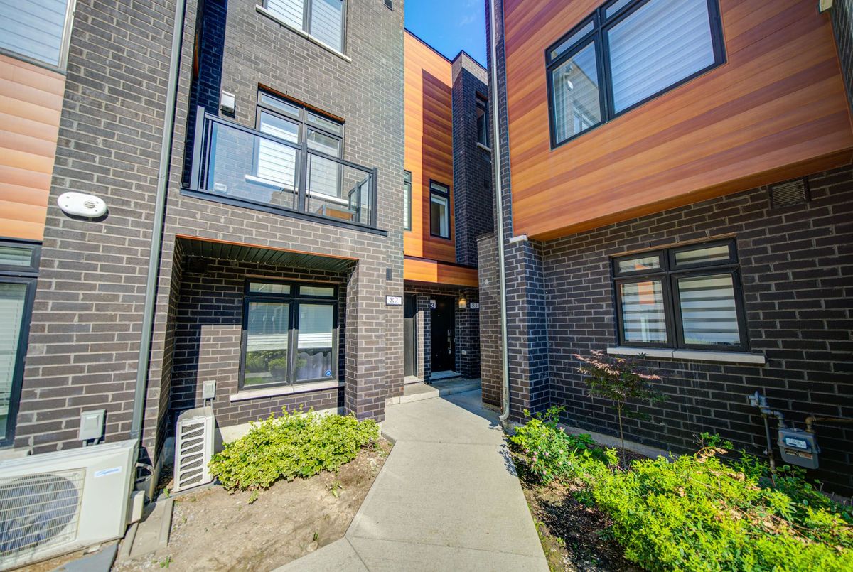 83-370 Red Maple Road 83-370 Red Maple Road Richmond Hill