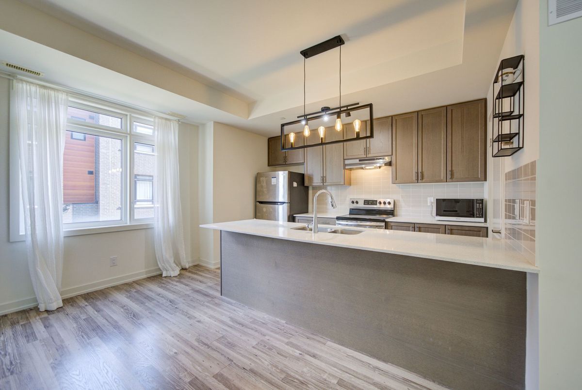 83-370 Red Maple Road 83-370 Red Maple Road Richmond Hill