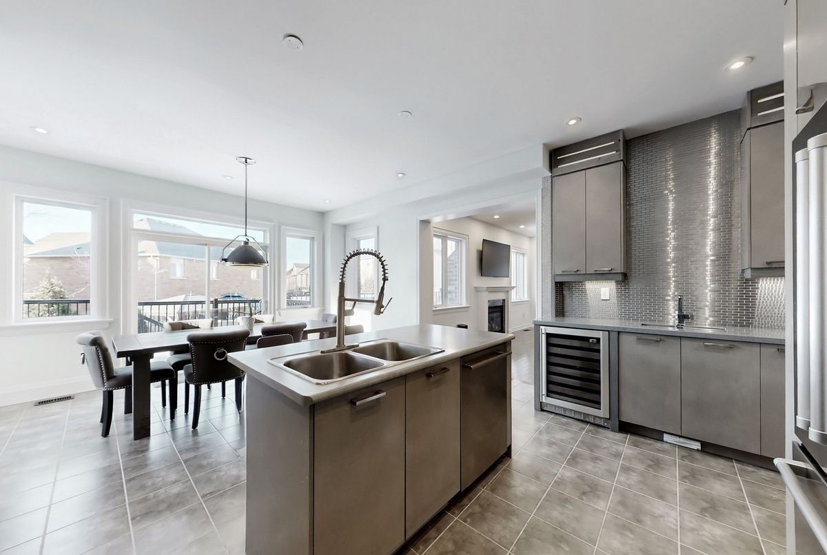 1135 Cenotaph Boulevard 1135 Cenotaph Boulevard Newmarket