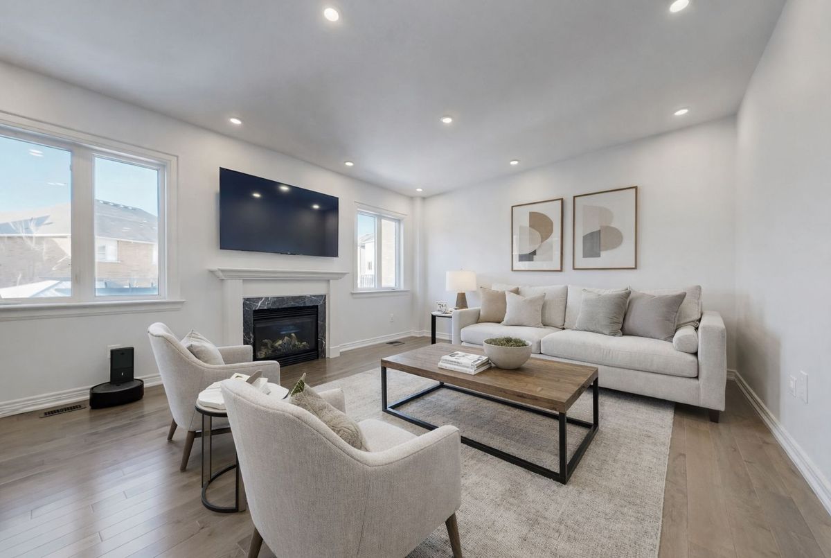 1135 Cenotaph Boulevard 1135 Cenotaph Boulevard Newmarket