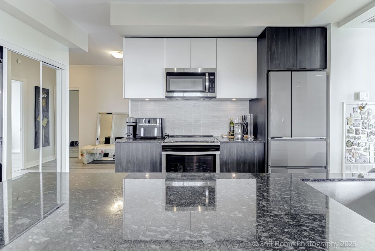 904-100 Eagle Rock Way W 904-100 Eagle Rock Way W Vaughan