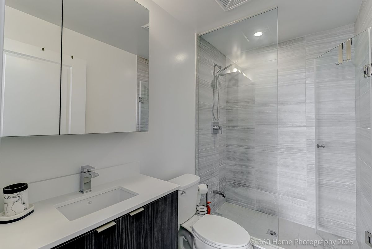 904-100 Eagle Rock Way W 904-100 Eagle Rock Way W Vaughan