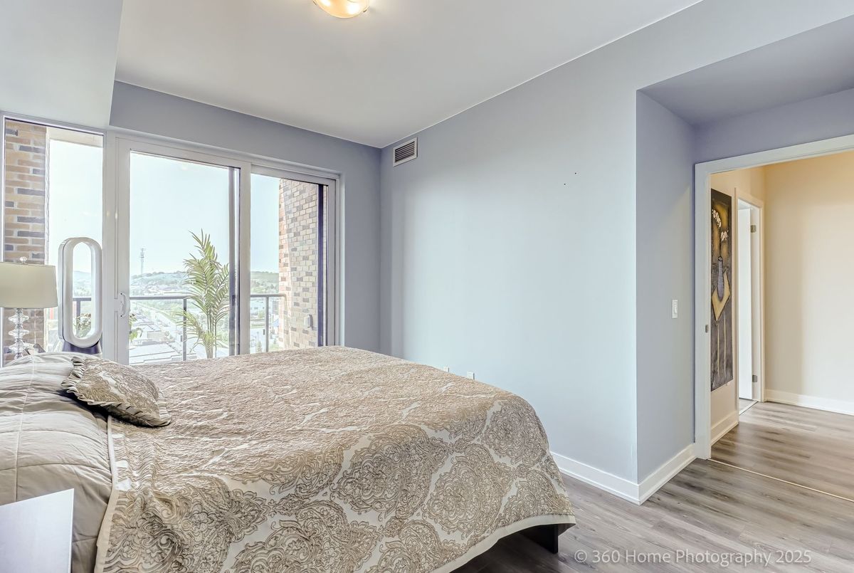 904-100 Eagle Rock Way W 904-100 Eagle Rock Way W Vaughan