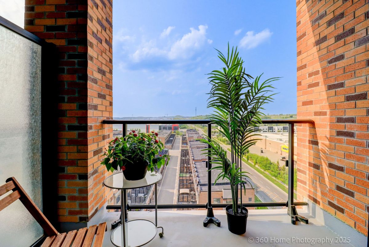 904-100 Eagle Rock Way W 904-100 Eagle Rock Way W Vaughan