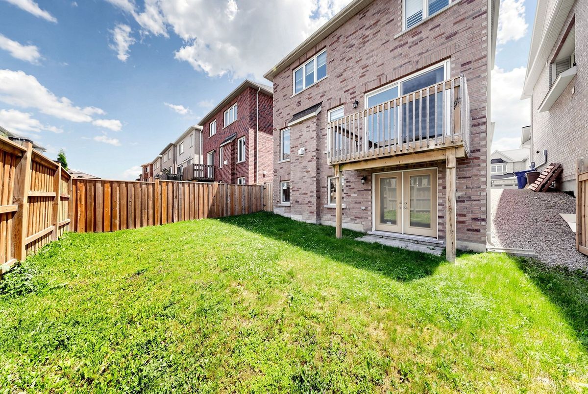 22 Mondial Crescent 22 Mondial Crescent East Gwillimbury